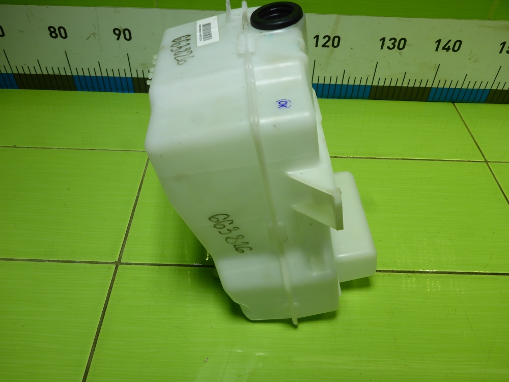 Бачок омывателя лобового стекла