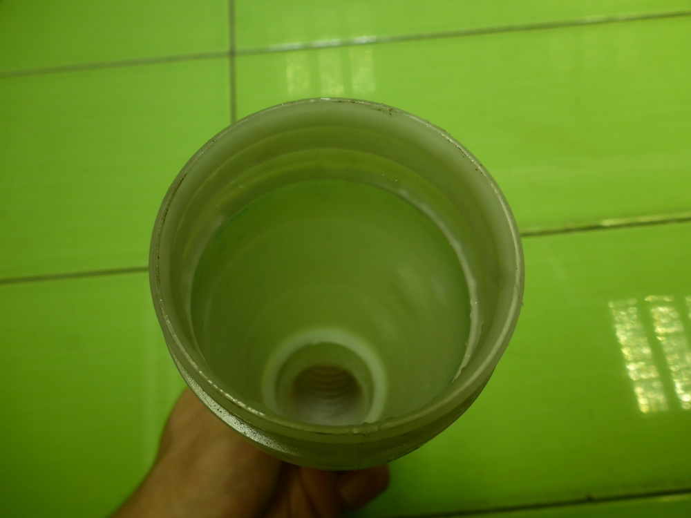 Горловина бачка омывателя