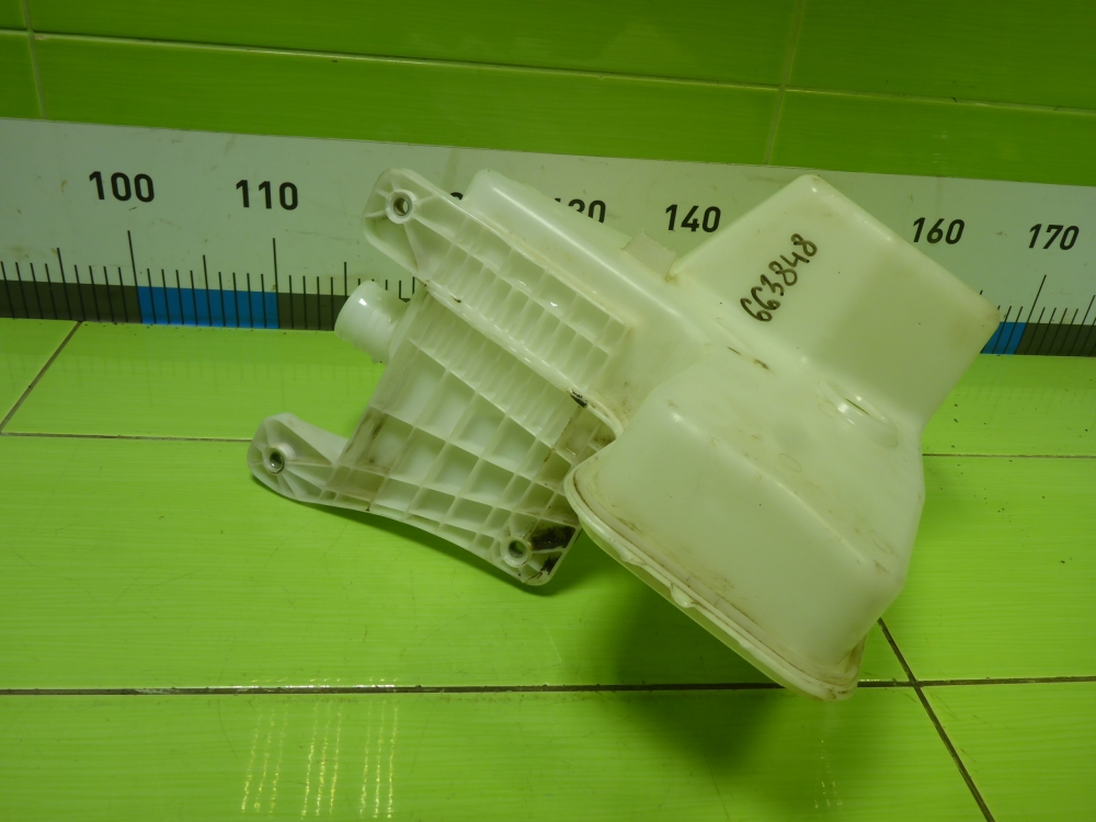 Бачок омывателя лобового стекла