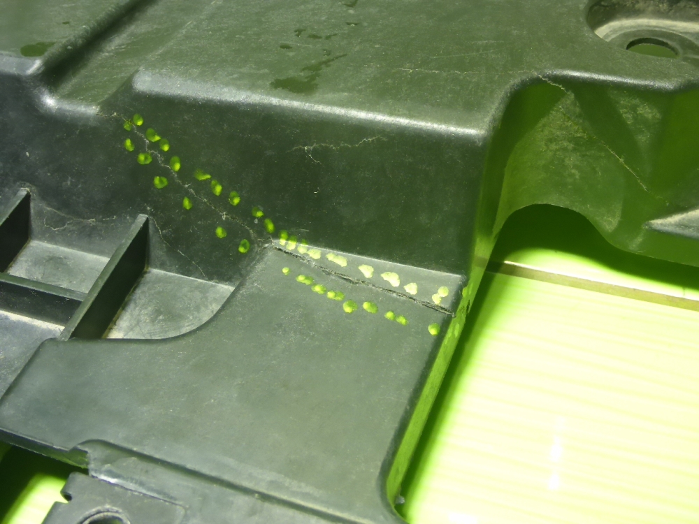 Кронштейн решетки радиатора