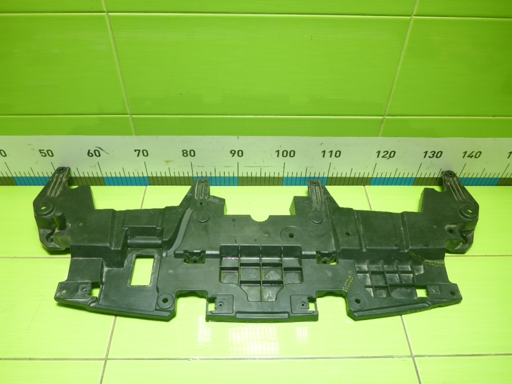 Кронштейн решетки радиатора