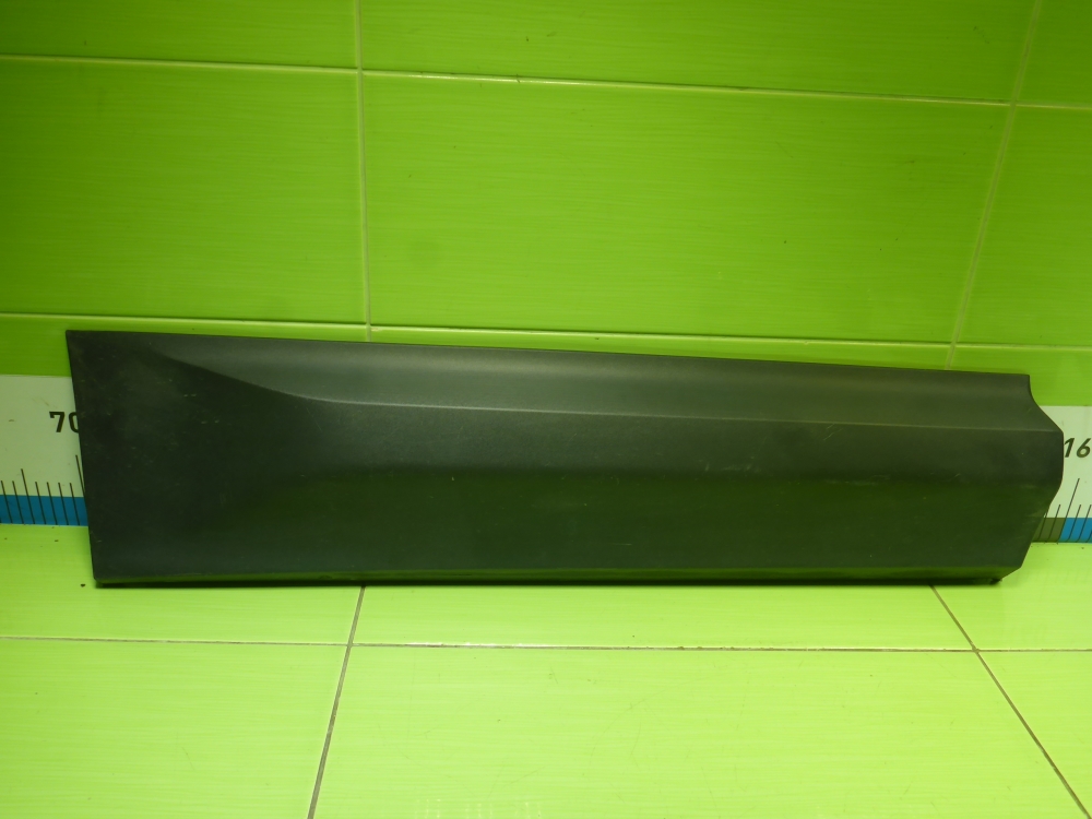 Накладка двери задней правой