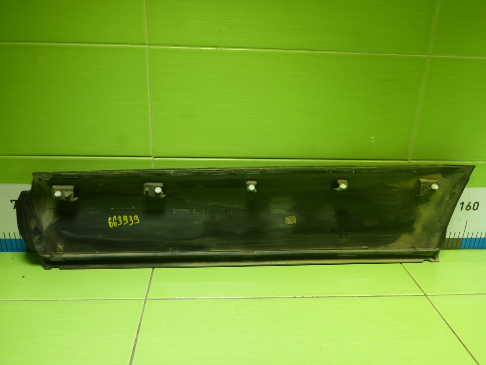 Накладка двери задней правой