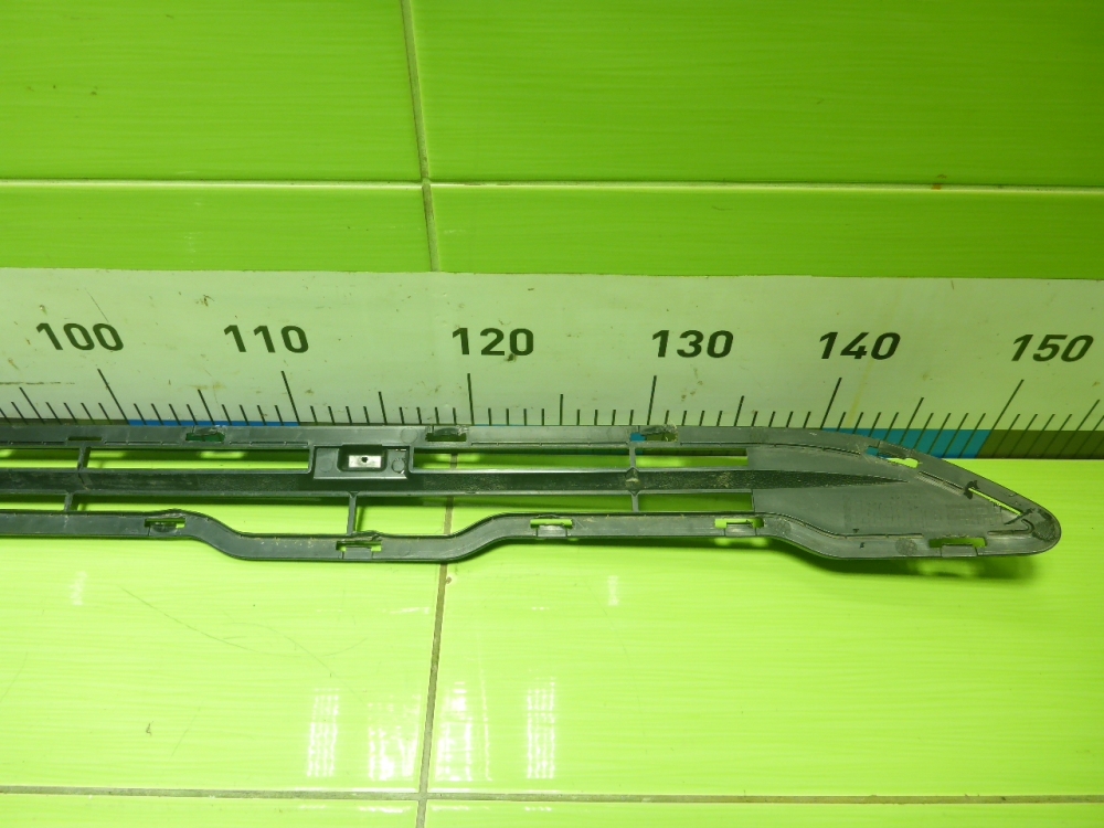 Решетка в бампер центральная