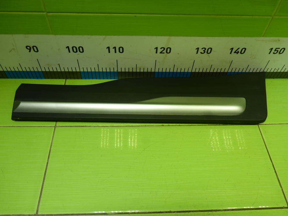 Накладка двери задней левой