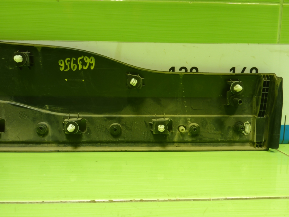 Накладка двери задней левой