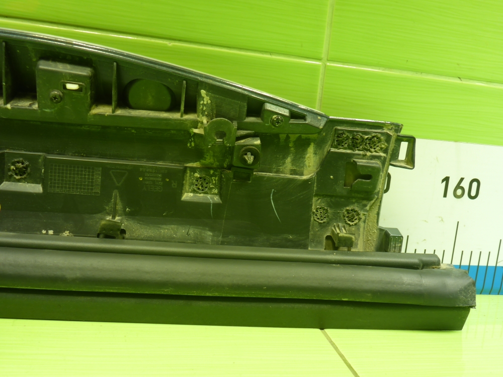 Накладка двери задней правой