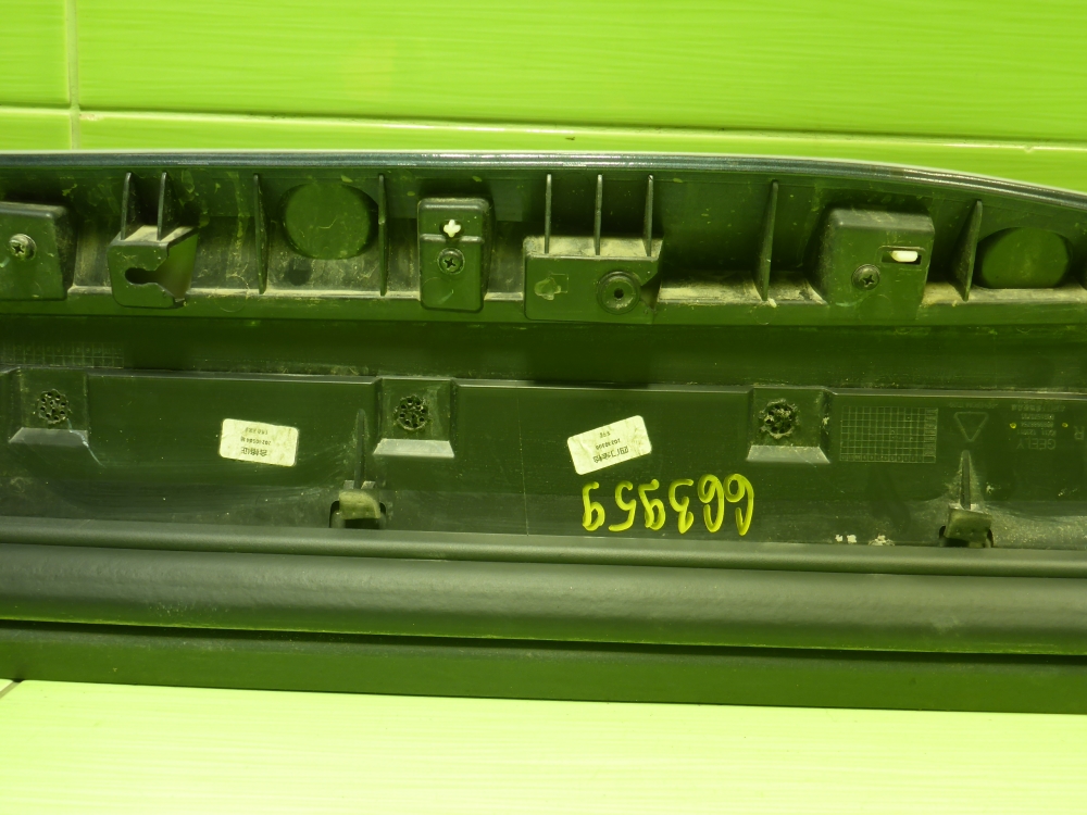 Накладка двери задней правой