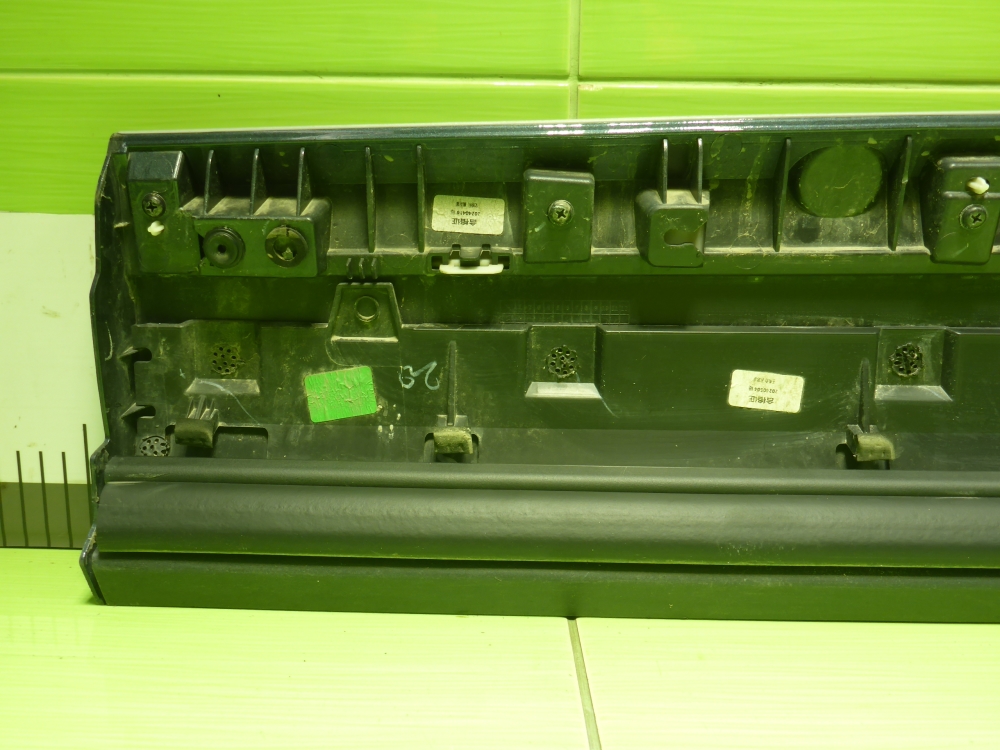 Накладка двери задней правой