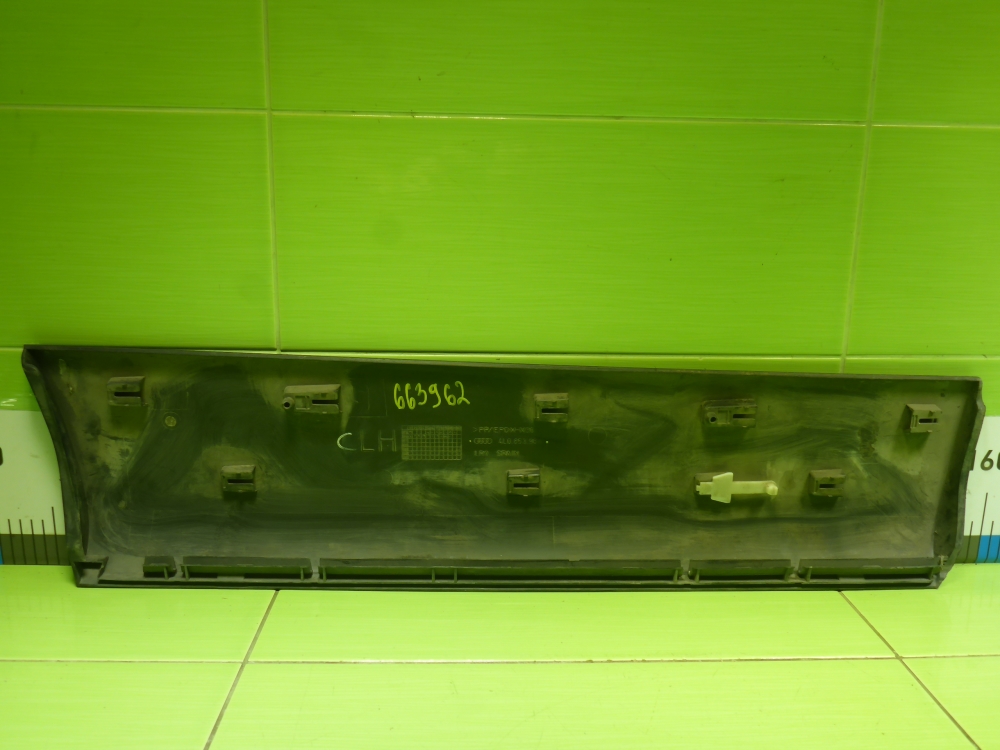 Накладка двери задней левой