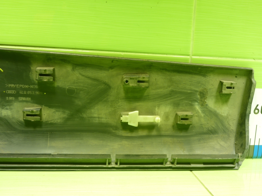 Накладка двери задней левой