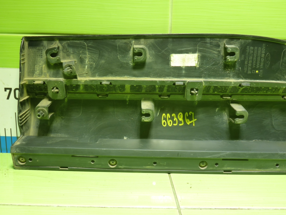 Накладка двери задней правой