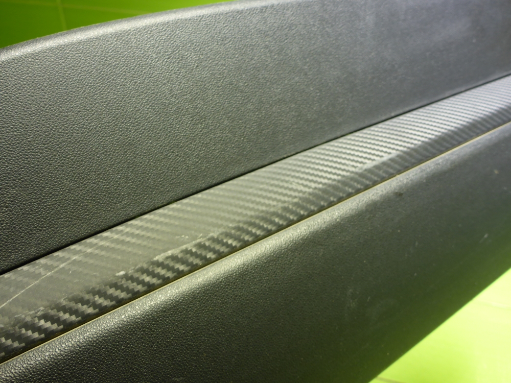 Накладка двери задней правой