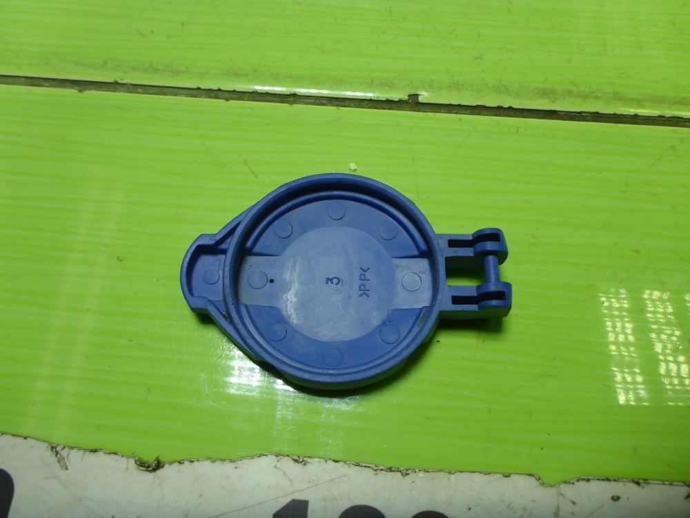 Крышка бачка омывателя