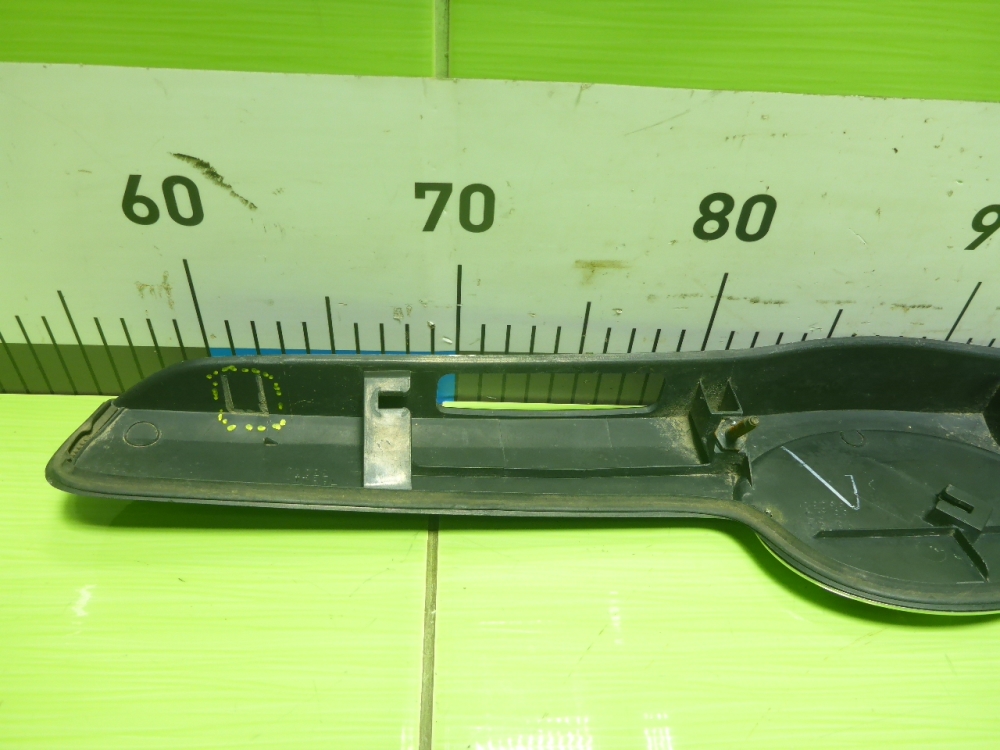 Накладка двери багажника