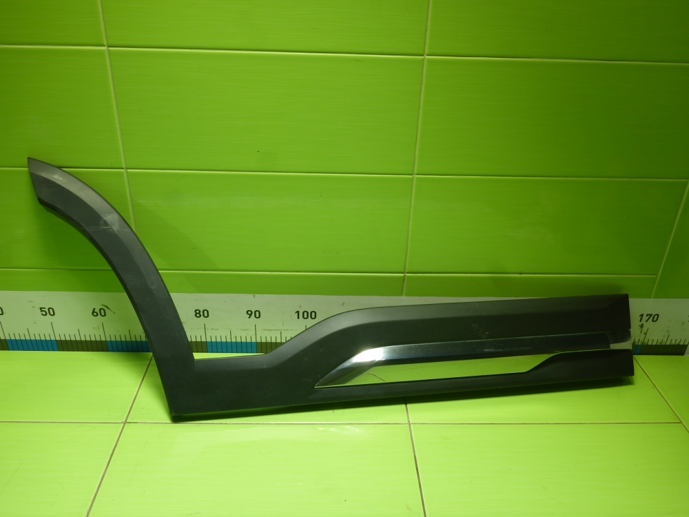 Накладка двери задней правой