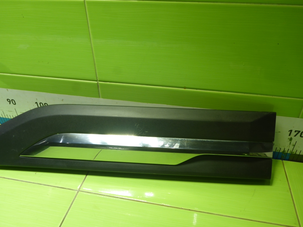 Накладка двери задней правой