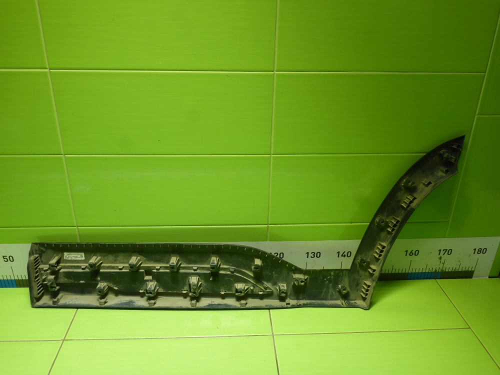 Накладка двери задней правой