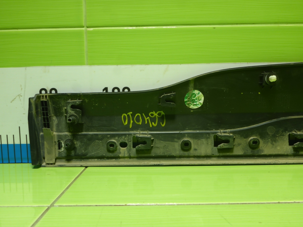 Накладка двери задней правой