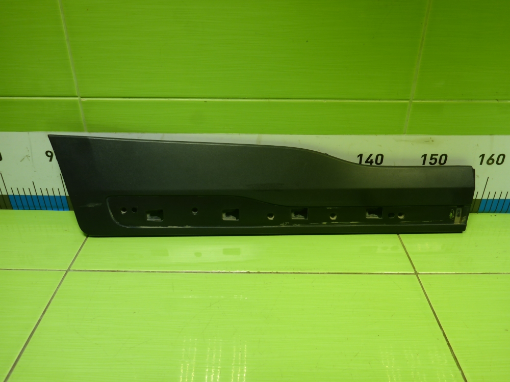 Накладка двери задней правой