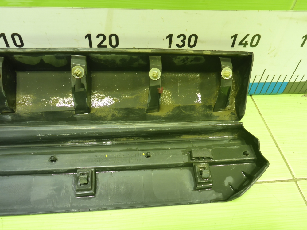 Накладка двери задней левой