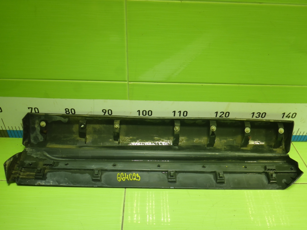 Накладка двери задней левой