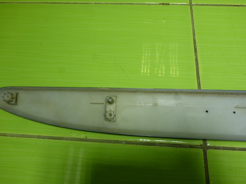 Накладка двери задней правой