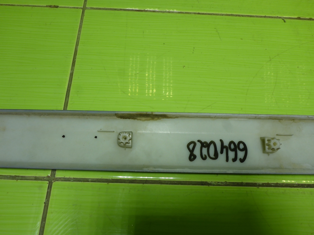 Накладка двери задней правой