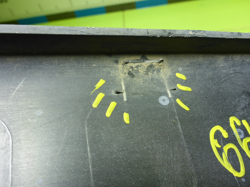 Накладка переднего бампера центральная