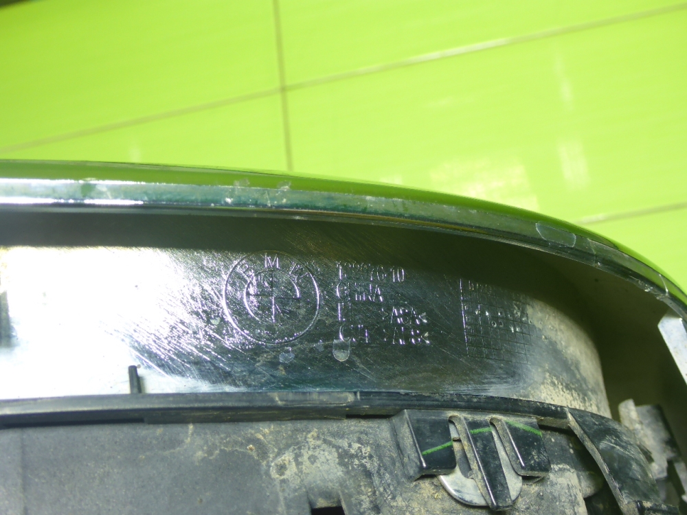 Решетка радиатора правая