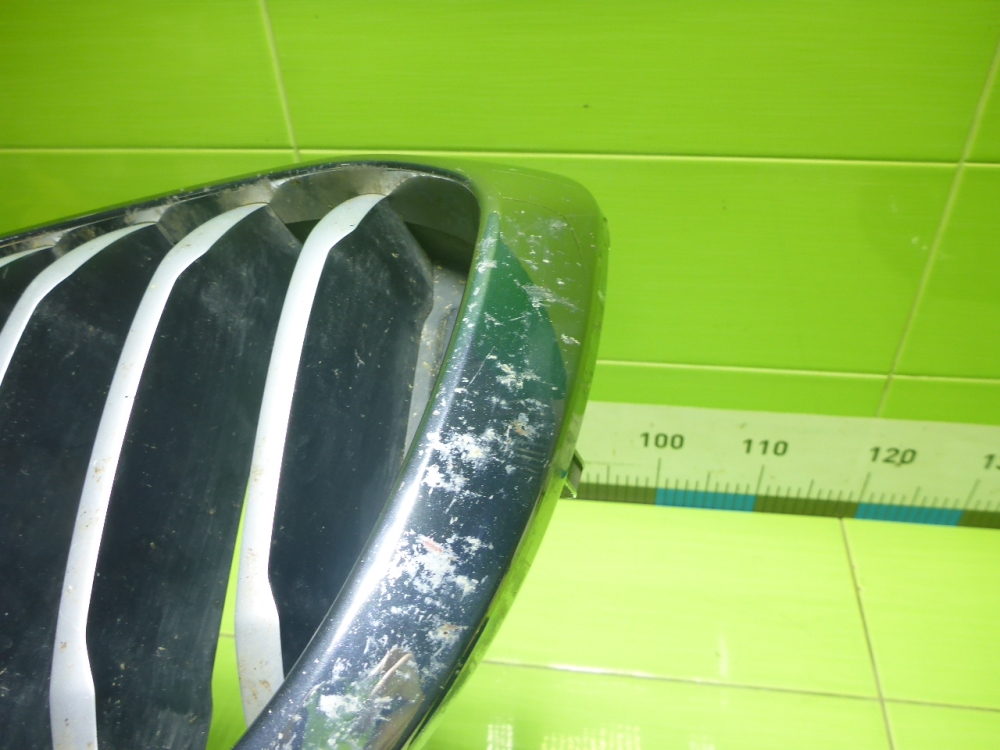 Решетка радиатора правая