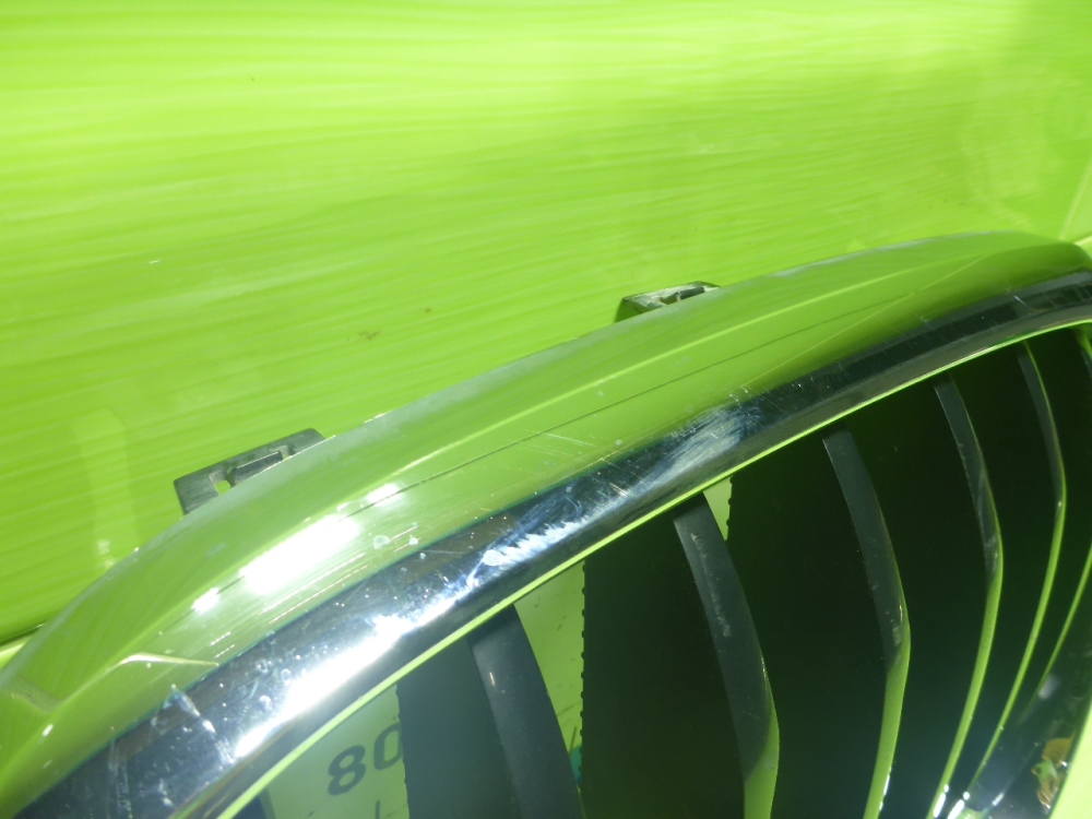 Решетка радиатора правая