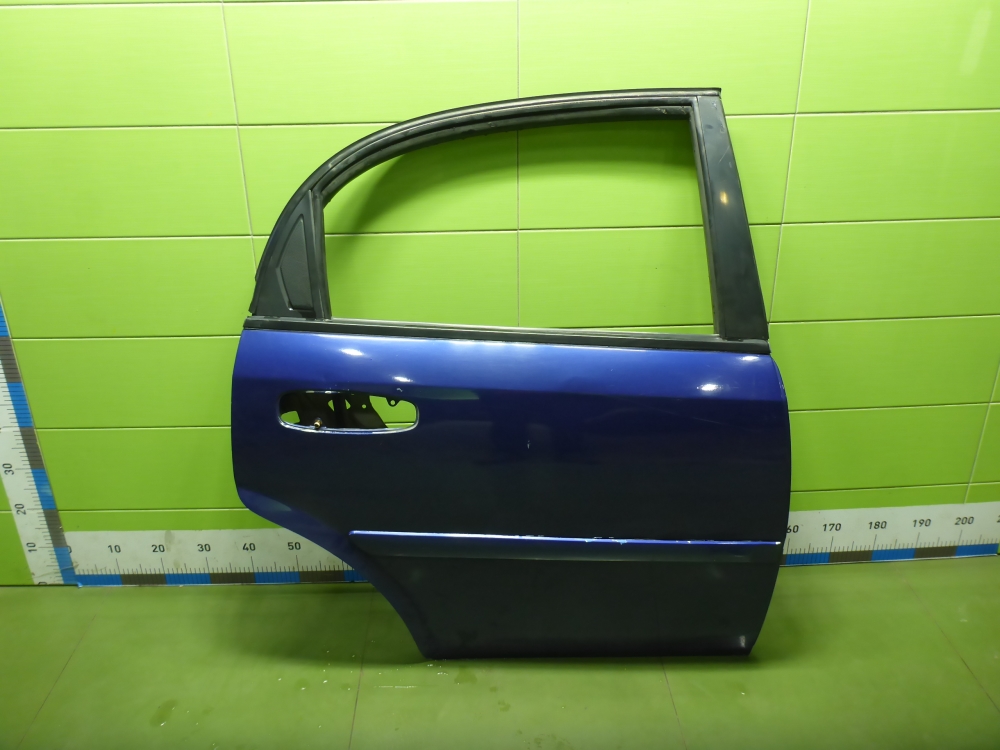 Дверь задняя правая