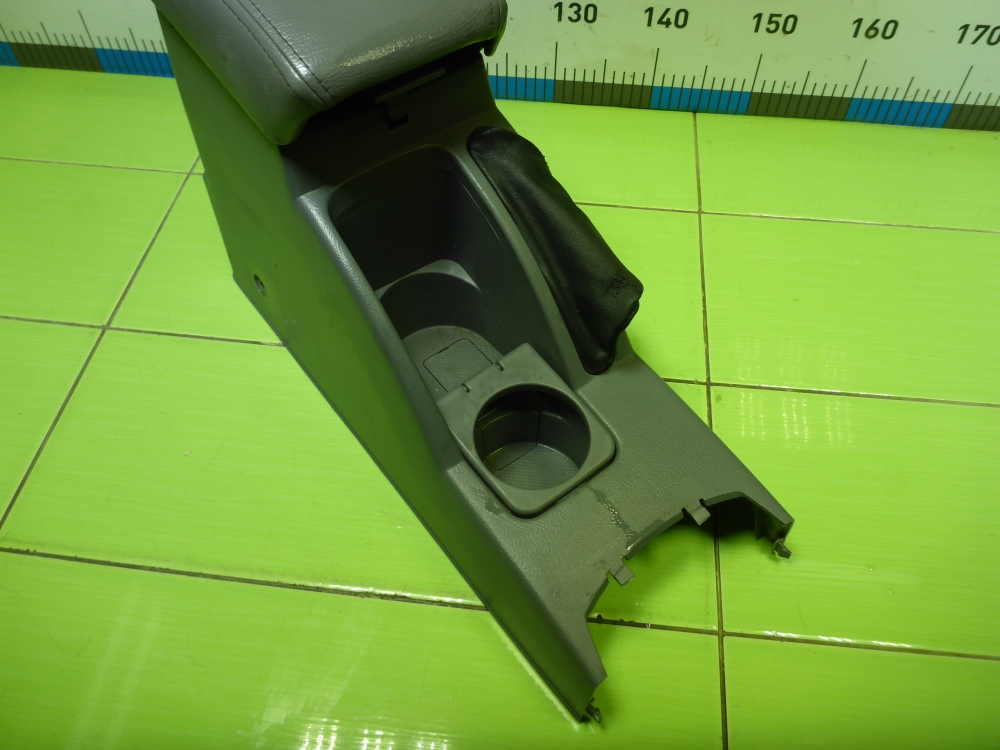 Подлокотник