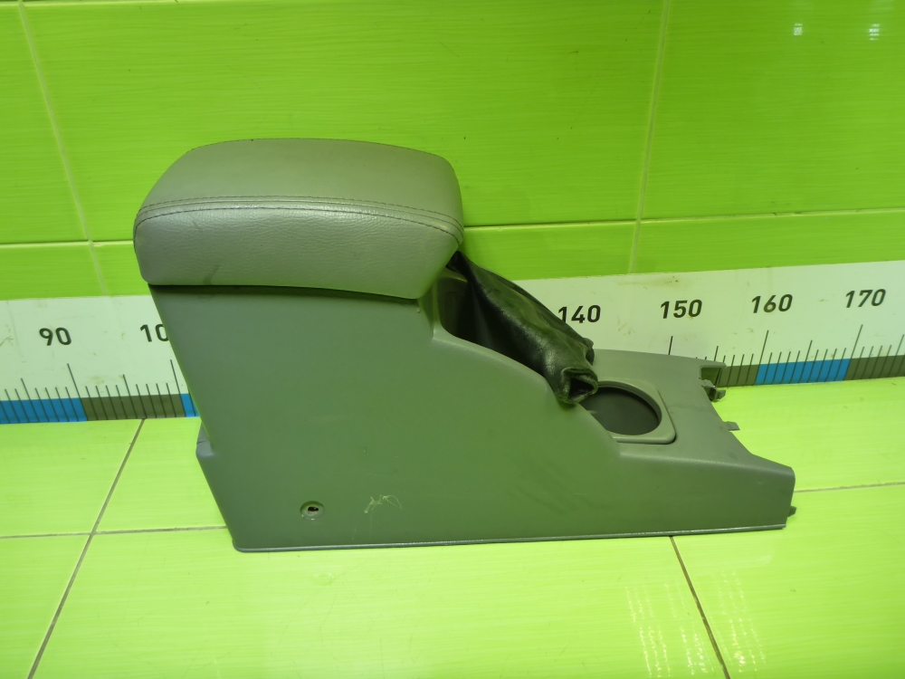 Подлокотник