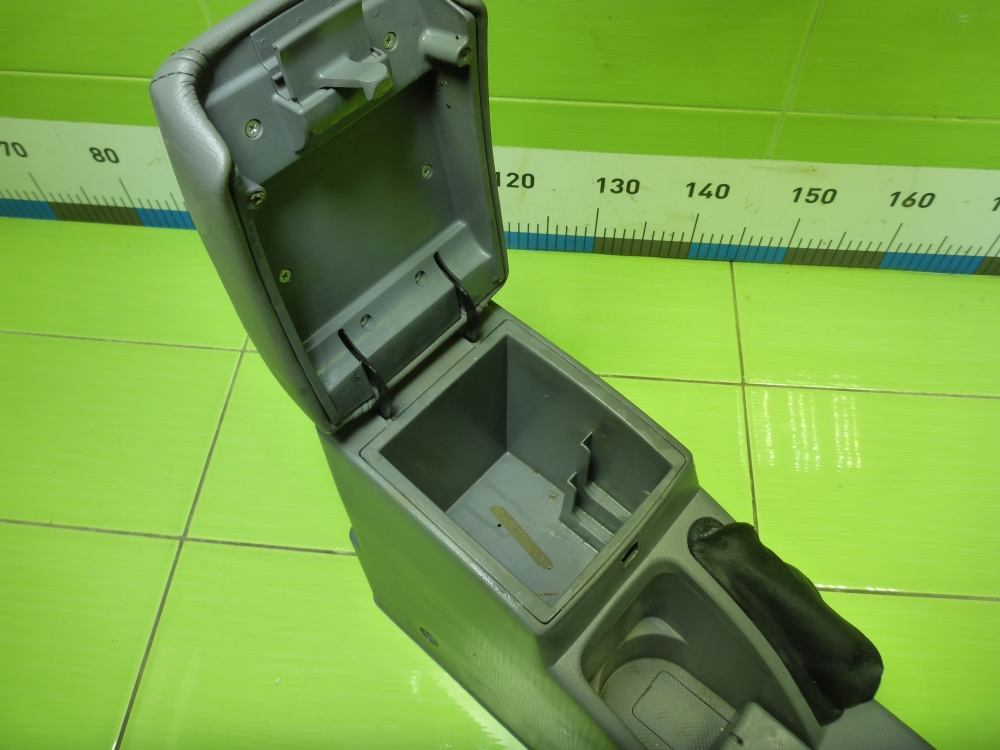 Подлокотник