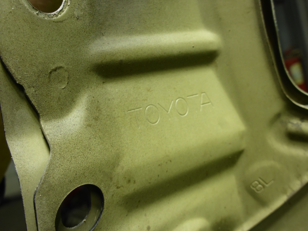 Крыло переднее левое