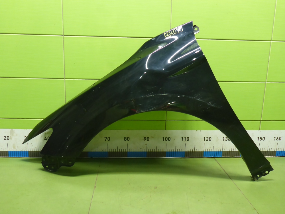 Крыло переднее левое