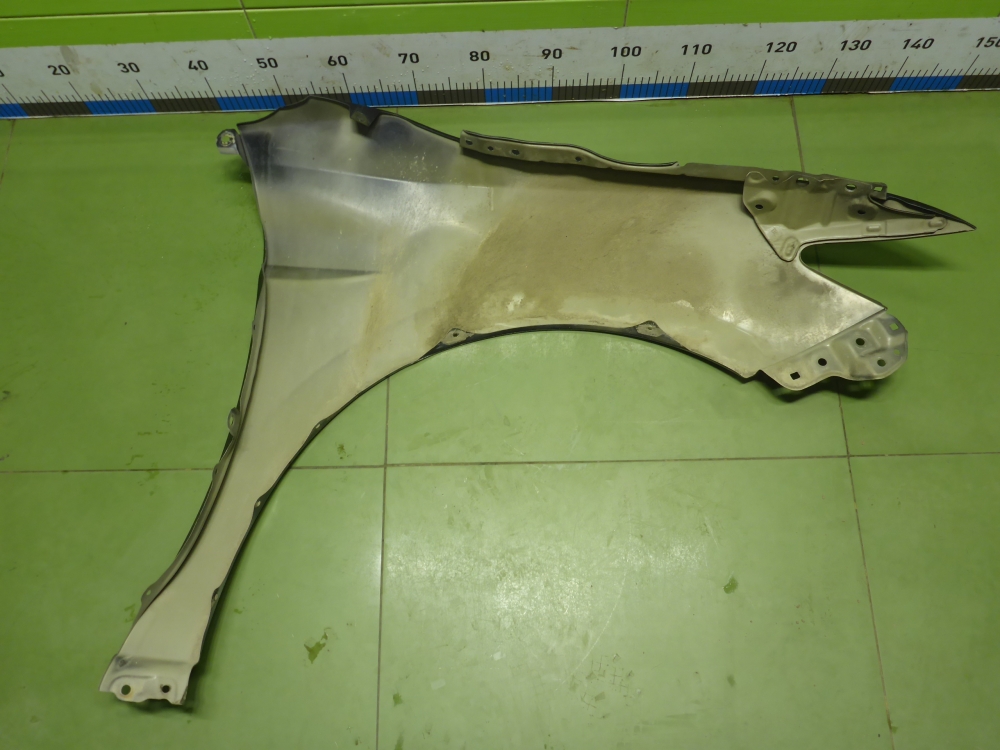 Крыло переднее левое