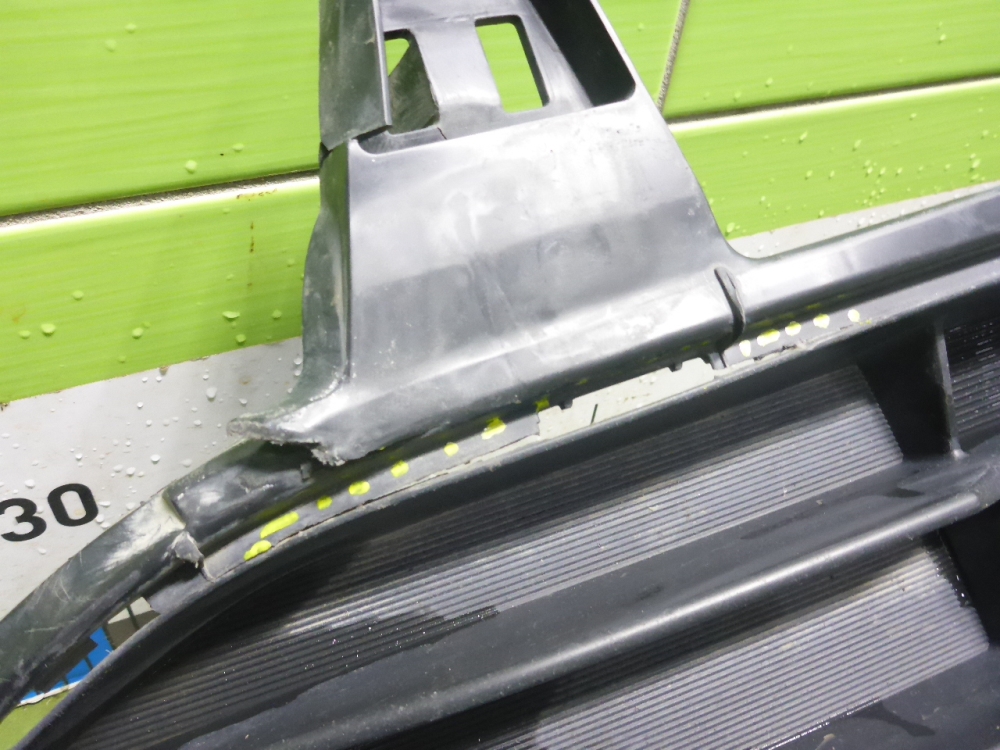 Решетка в бампер центральная