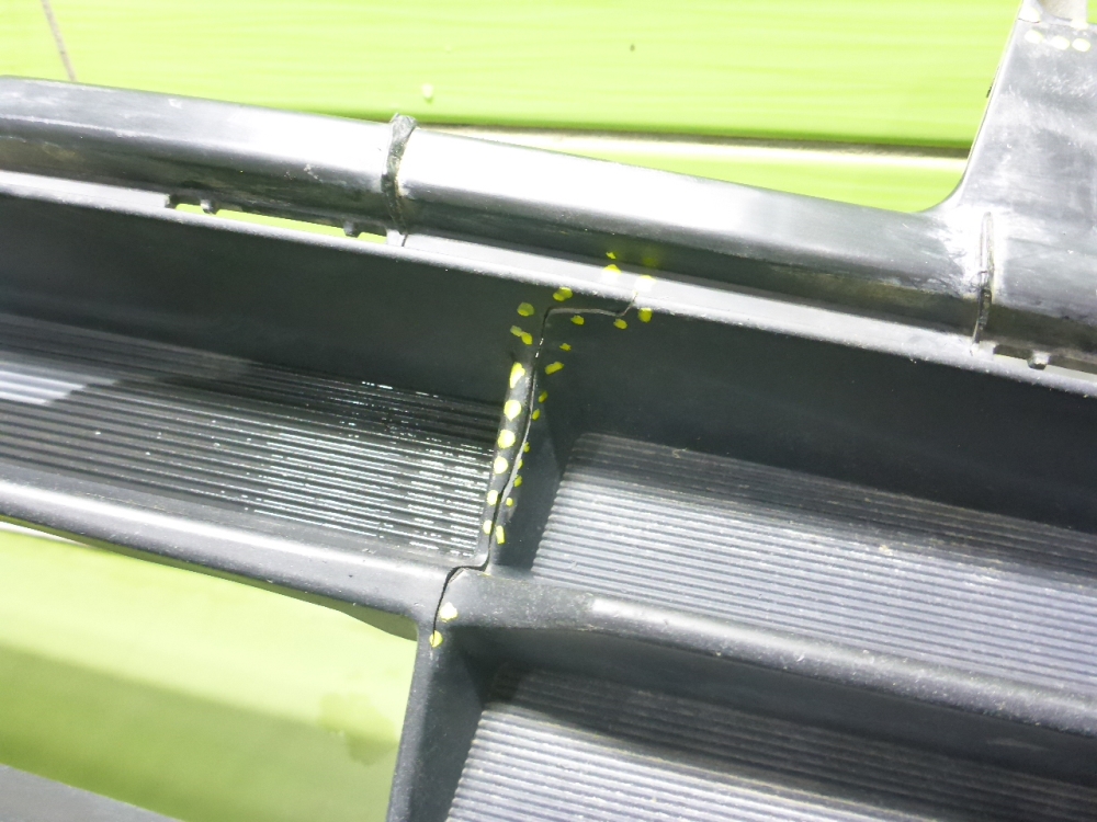 Решетка в бампер центральная