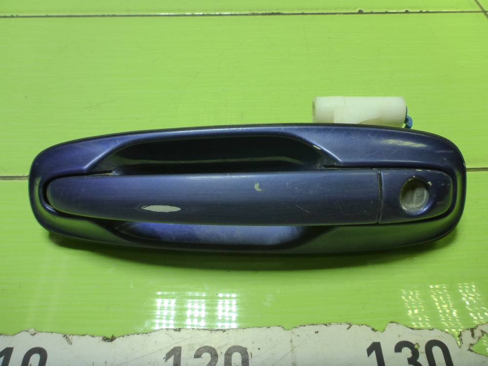 Ручка двери передней наружная левая