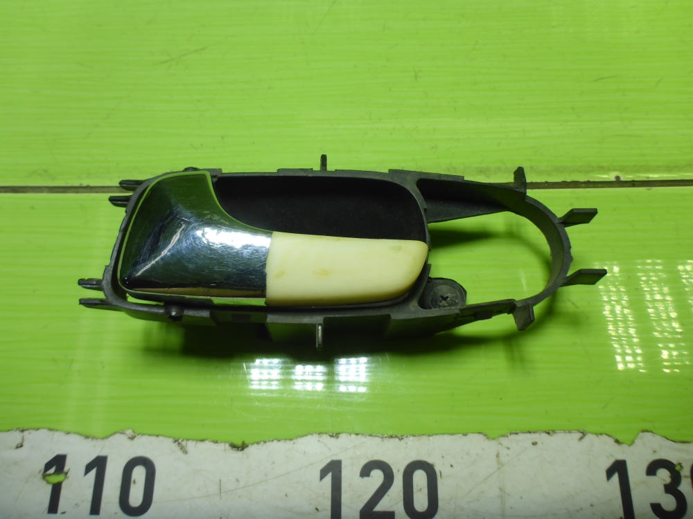 Ручка двери задней внутренняя левая