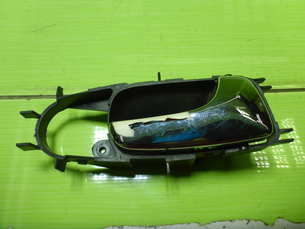 Ручка двери передней внутренняя правая