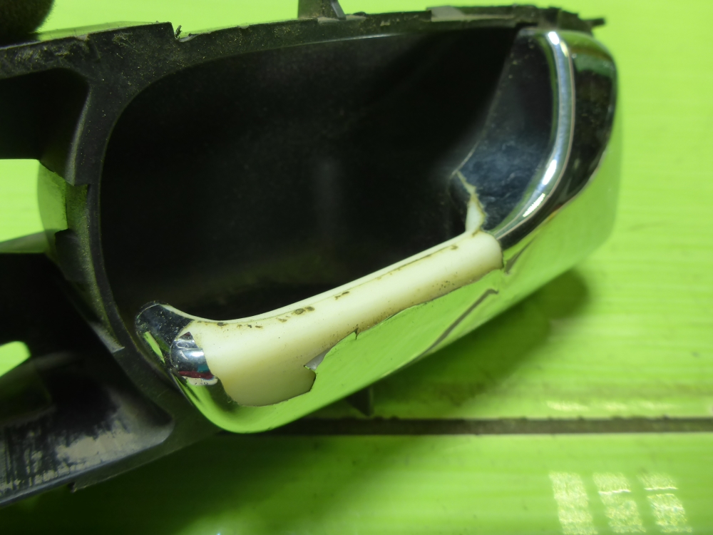 Ручка двери передней внутренняя правая