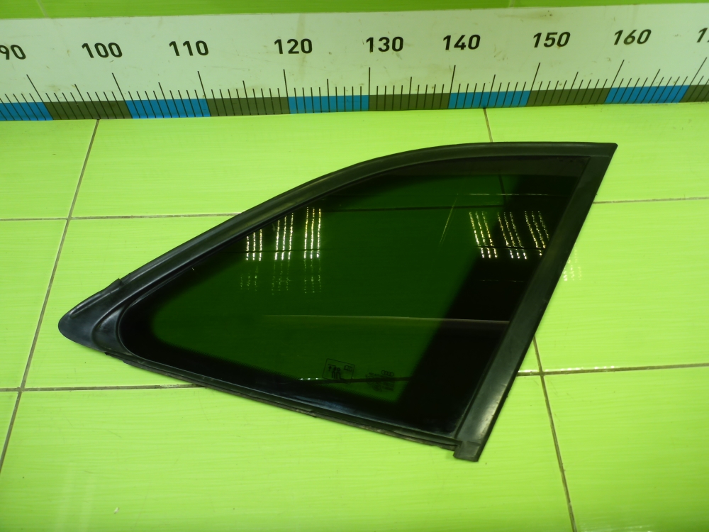 Стекло кузовное глухое правое