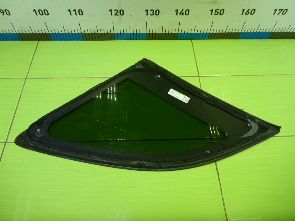 Стекло кузовное глухое правое