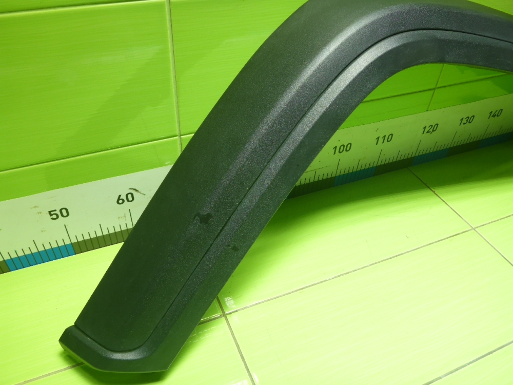 Накладка переднего крыла правого