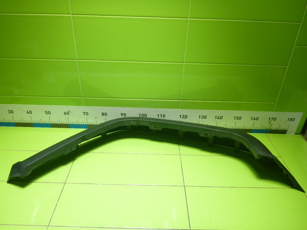 Накладка переднего крыла правого