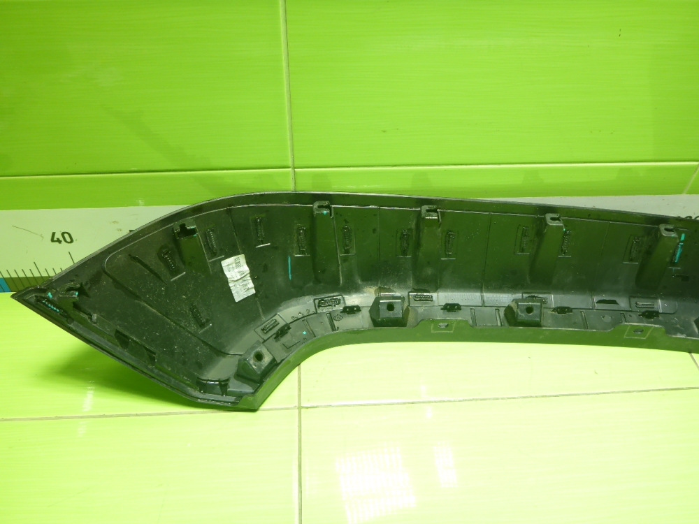 Накладка переднего крыла правого